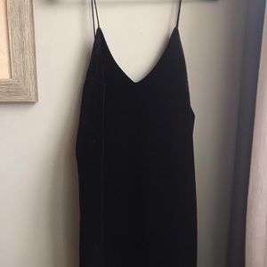 SPAGHETTI STRAP BLACK VELVET DRESS